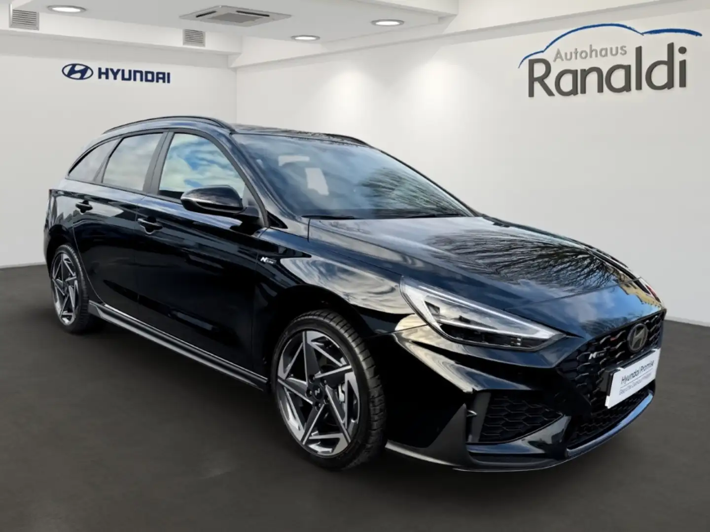 Hyundai i30 cw N Line Mild-Hybrid 1.5 T-GDI EU6e++Tageszulassu Zwart - 2