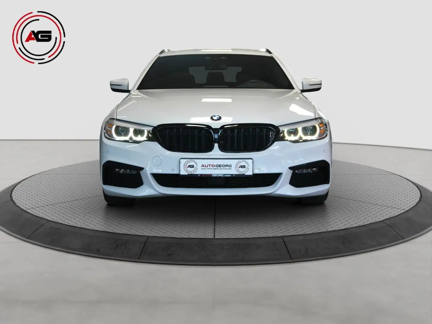 BMW 520 dAT M-SPORT LC.PLUS ACC KAMERA AHK LED AMBI Weiß - 2