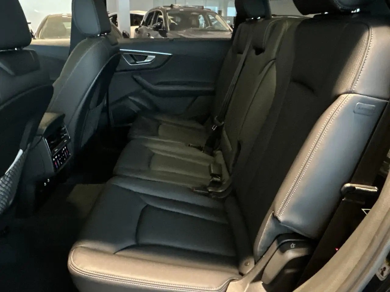 Audi Q7 снимка Audi Q7