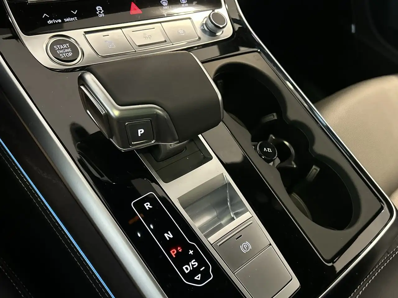 Audi Q7 снимка Audi Q7