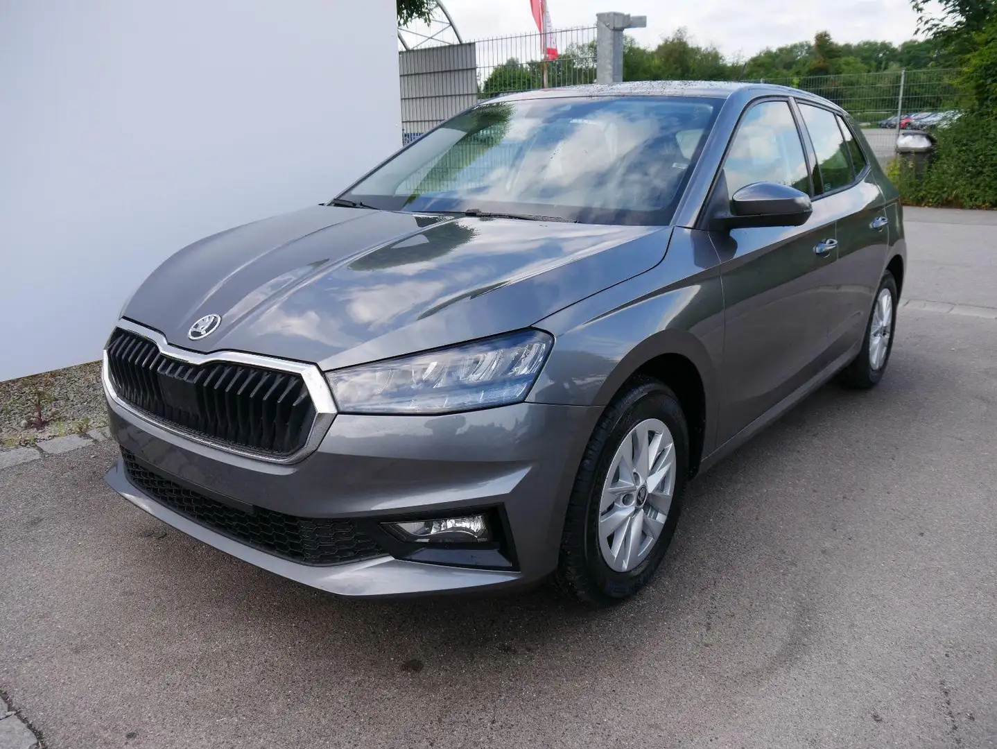Skoda Fabia Fabia 130 Jahre 1,0 MPI*LED*PDC HI.*RFK*APP-CONNEC Grau - 2