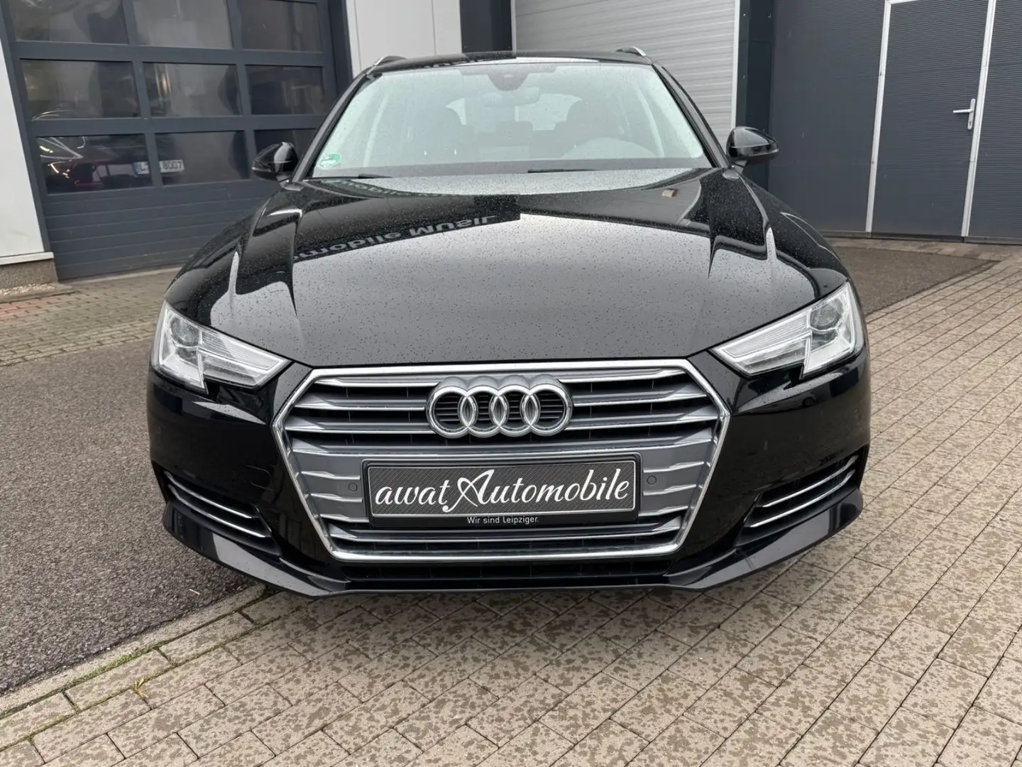 Audi A4 Avant sport ultra Navi Teilleder Standheizung Schwarz - 2