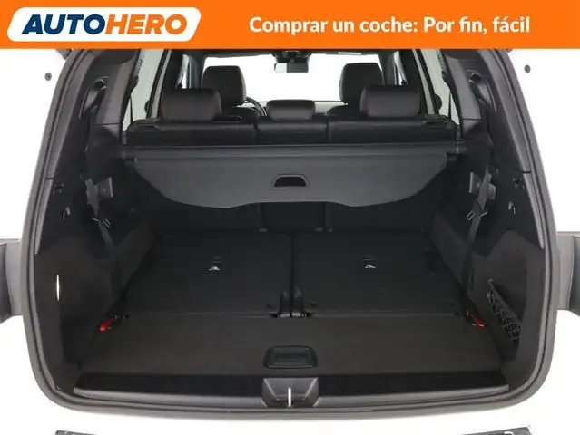 Mercedes-Benz GLB view 18