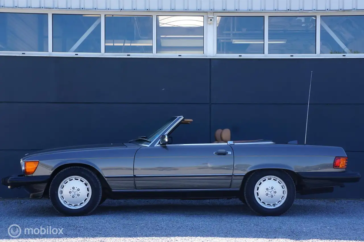 Mercedes-Benz SL 560 SL 1986 Roadster/Convertible USA Spec, foto 6