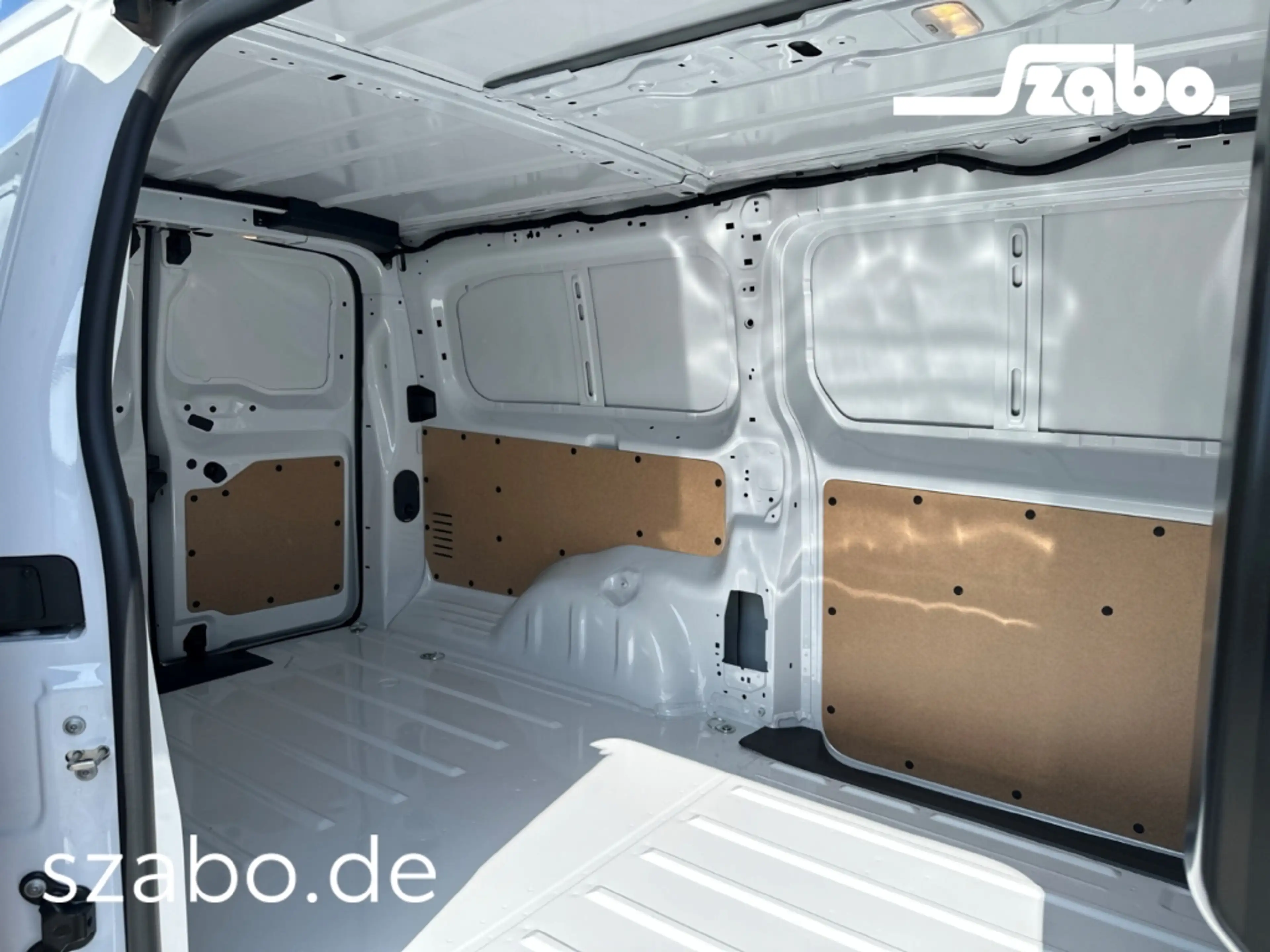 Toyota Proace Kasten 2.2 D-4D EU6e L2 verblecht 4-türig Meister — photo 11