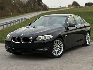 i F10*Vollleder*M-Lenkrad*Bi-Xenon*Sportsitze*PDC*