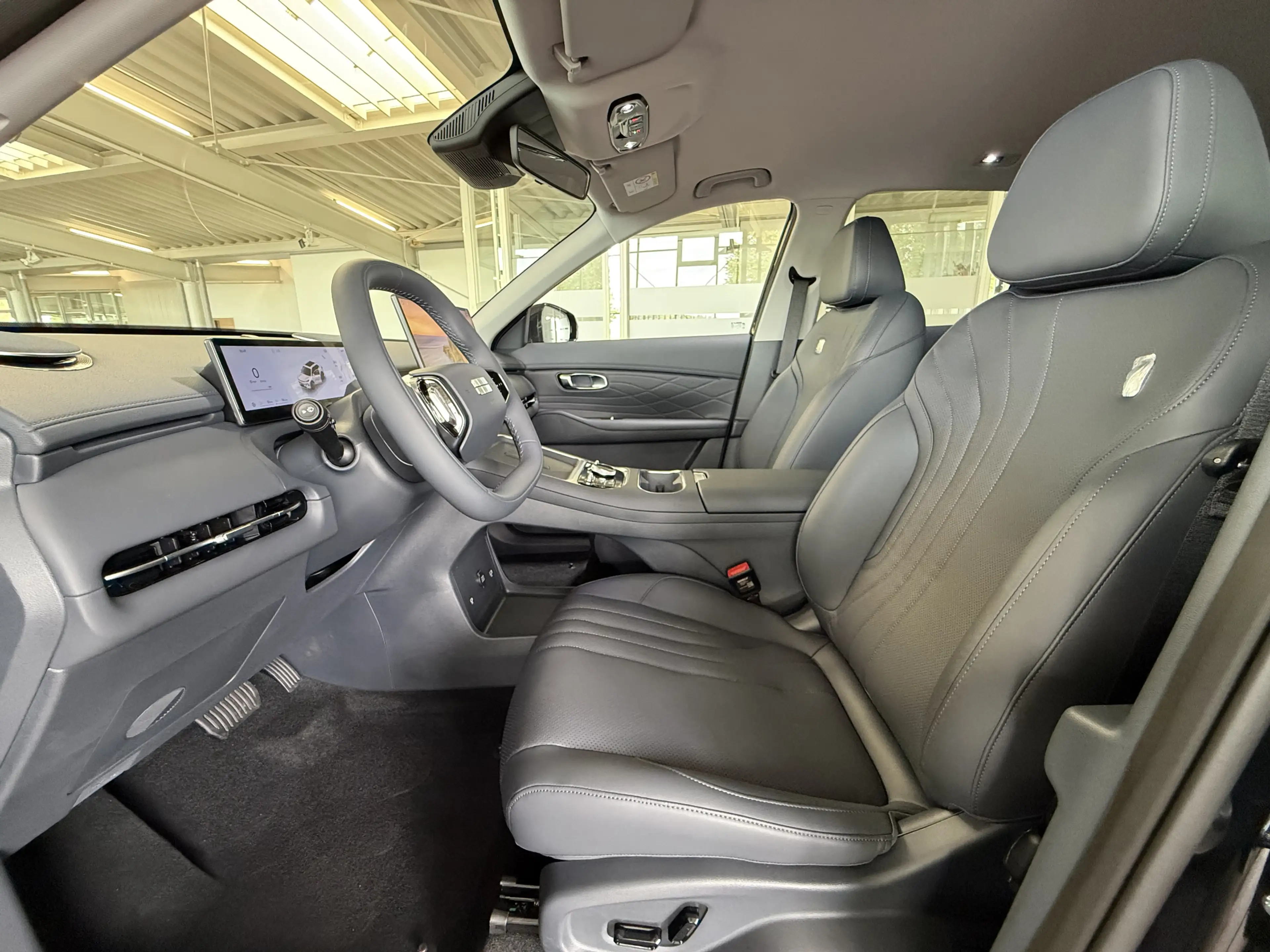 Geely Starray EM-i Pro+ 29,8kWh- 136KM el.Reichweite — photo 14
