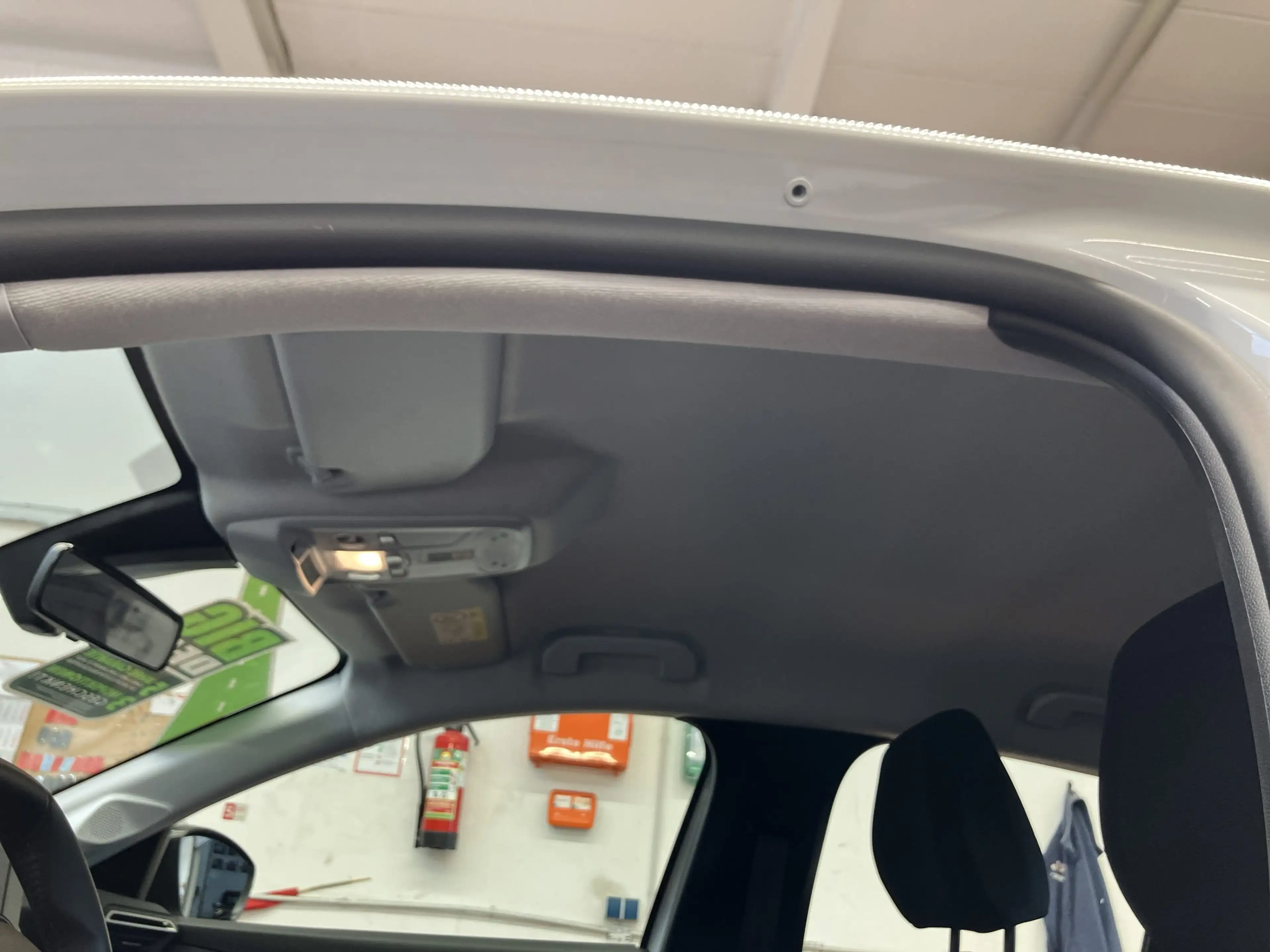 Peugeot 208 1.2 PureTech 100 Active Pack Navi+SHZ+PDC — photo 15