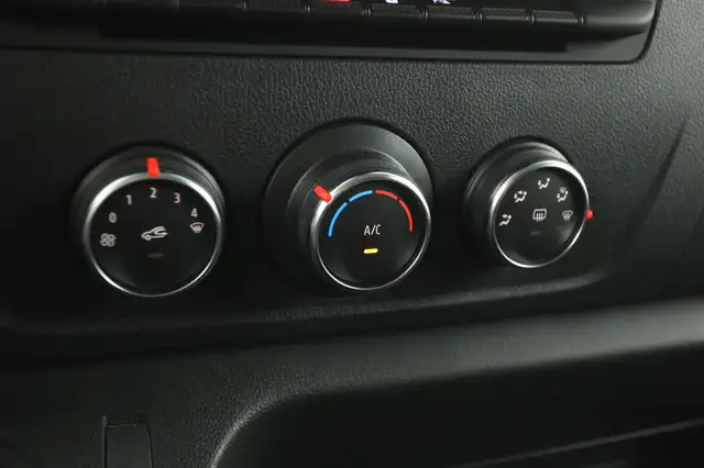 Renault Master view 15