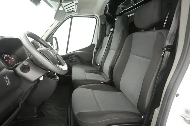 Renault Master view 9