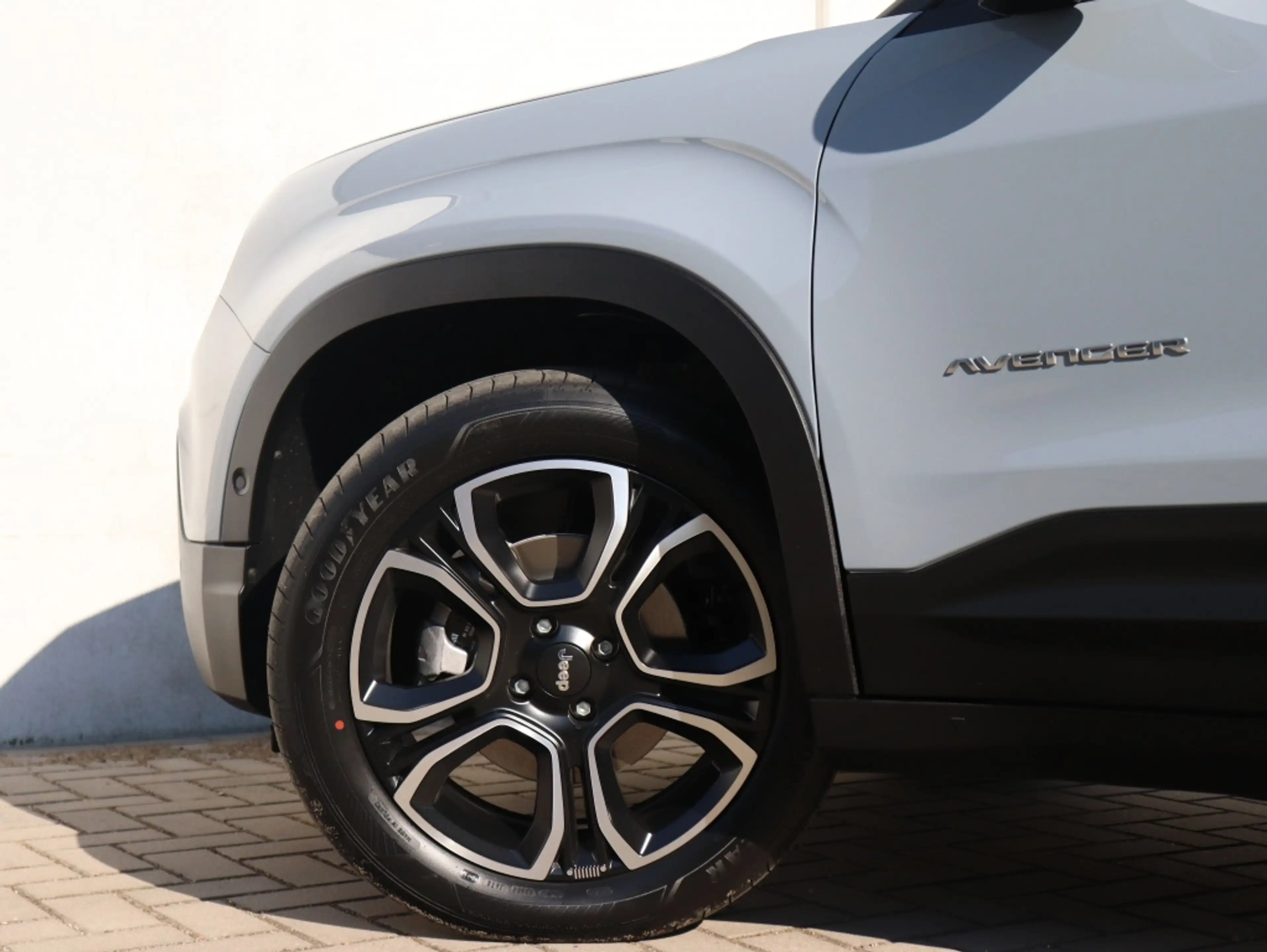Jeep Avenger 1.2 e-Hybrid Summit | Navi | JBL | Camera | Winter — photo 6