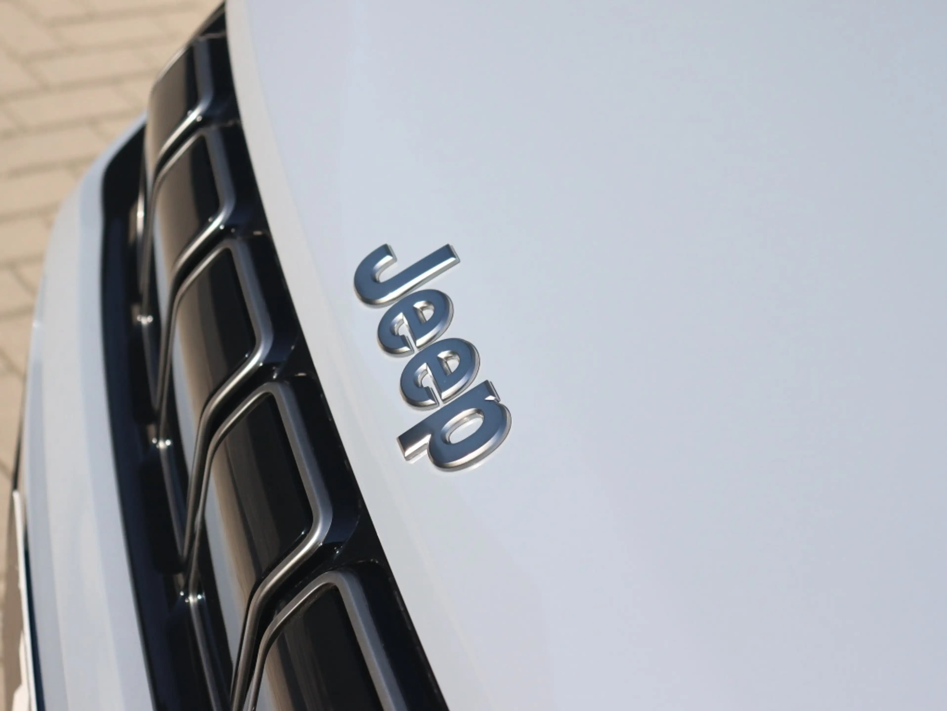 Jeep Avenger 1.2 e-Hybrid Summit | Navi | JBL | Camera | Winter — photo 12