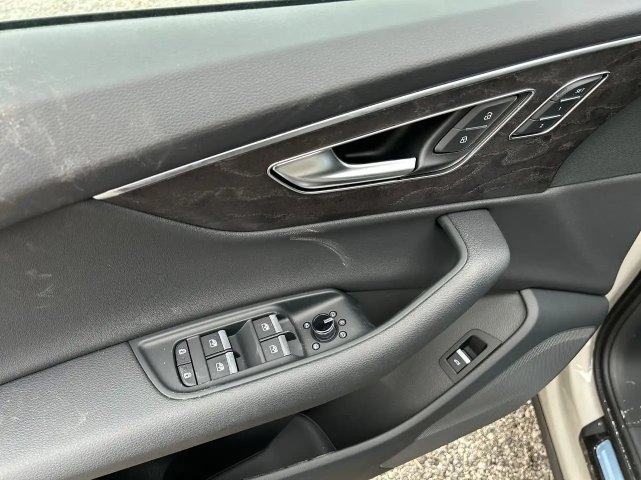 Audi Q7 снимка Audi Q7