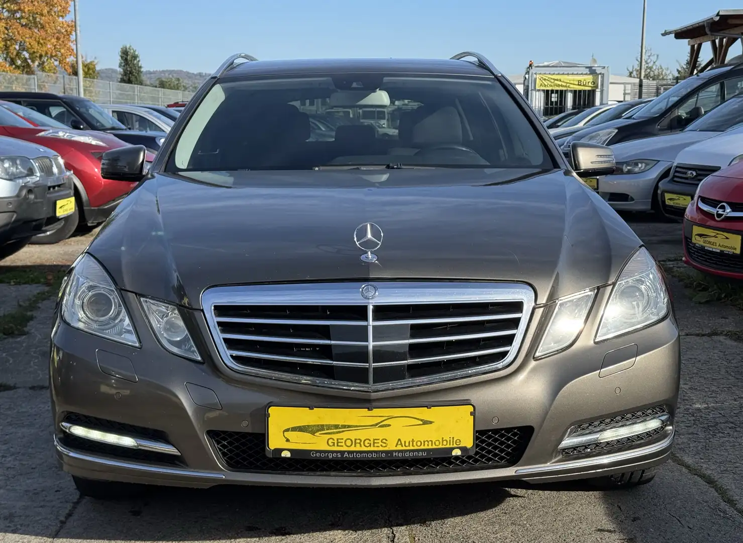 Mercedes-Benz E 250 E-Klasse T BlueEFFICIENCY Automatik Elegance Bronze - 2