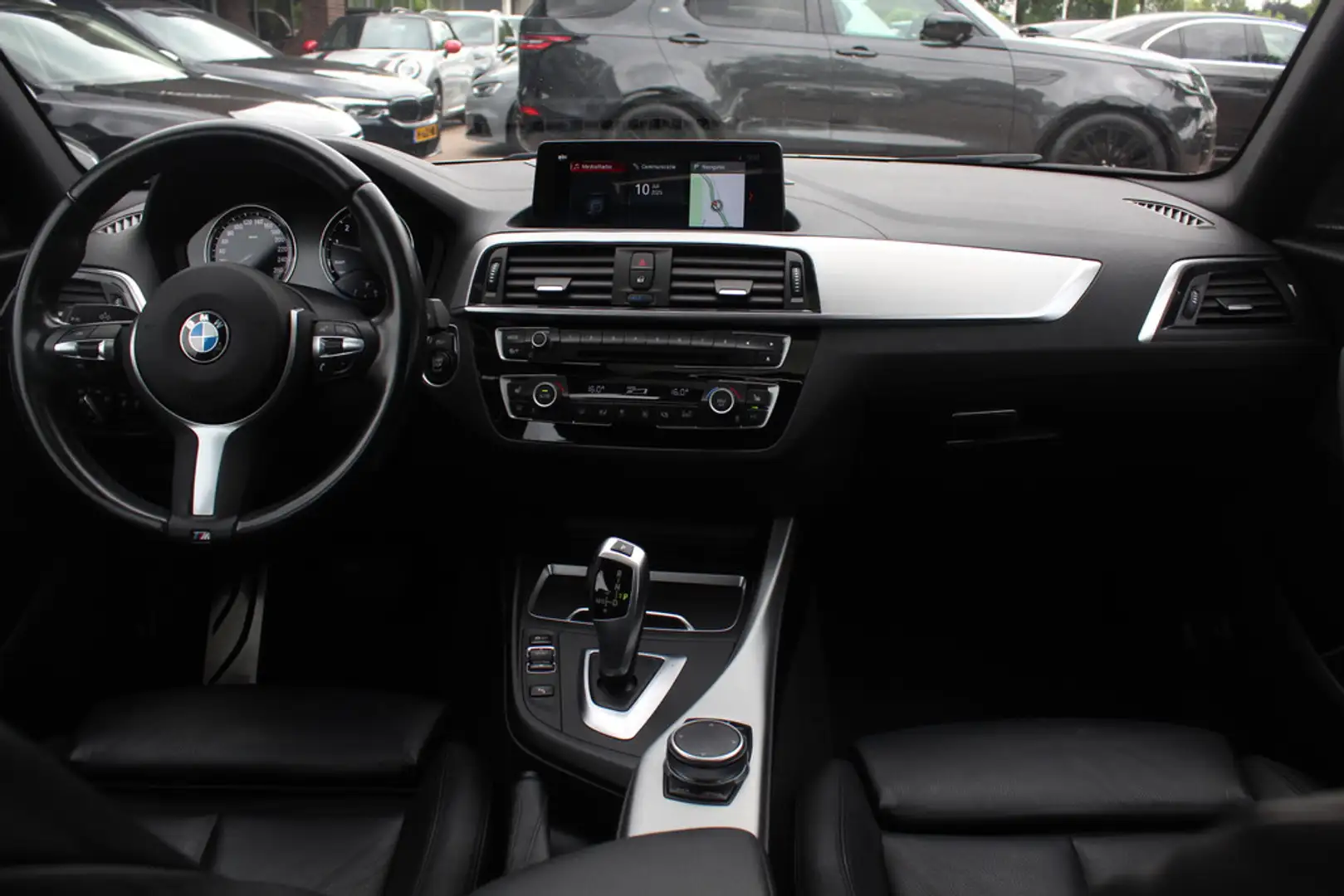 BMW 118 1-serie 118i High Exe. M Sport / Leder / Navigatie Schwarz - 2