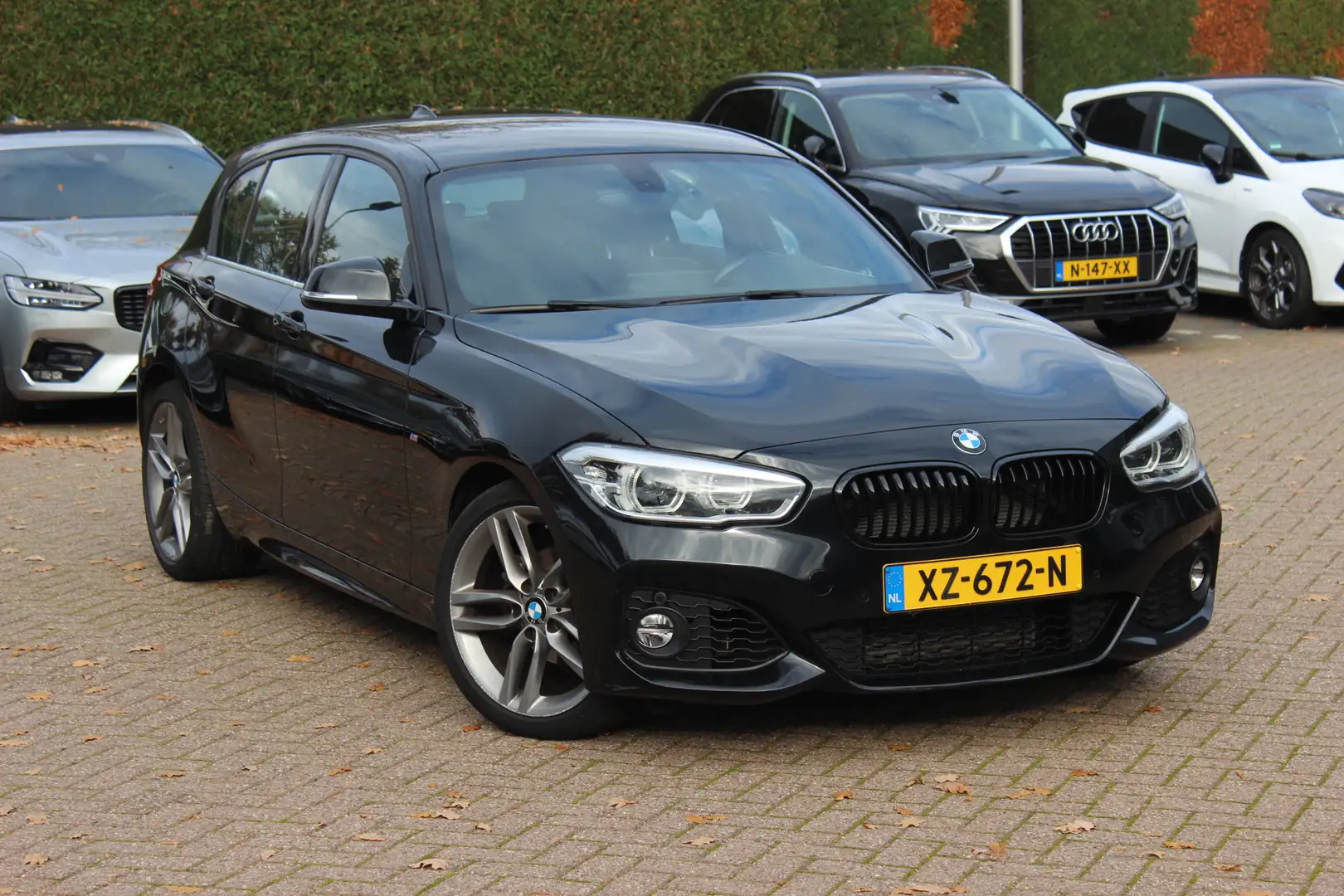 BMW 118 1-serie 118i High Exe. M Sport / Leder / Navigatie Schwarz - 1