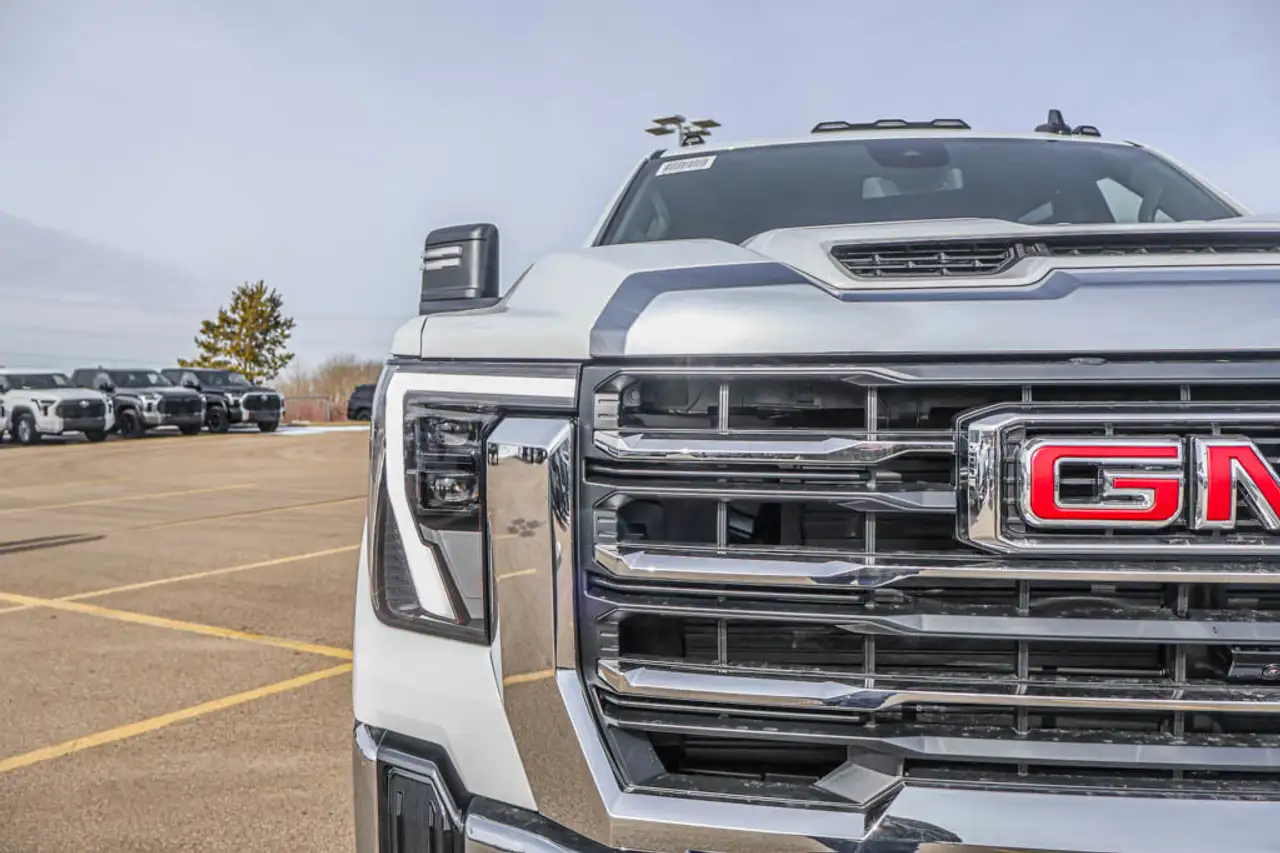 GMC Sierra 2500HD снимка GMC Sierra 2500HD
