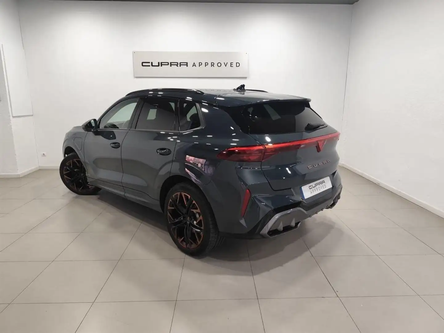 CUPRA Terramar 1.5 TSI e-Hybrid VZ 200kW DSG Azul - 2