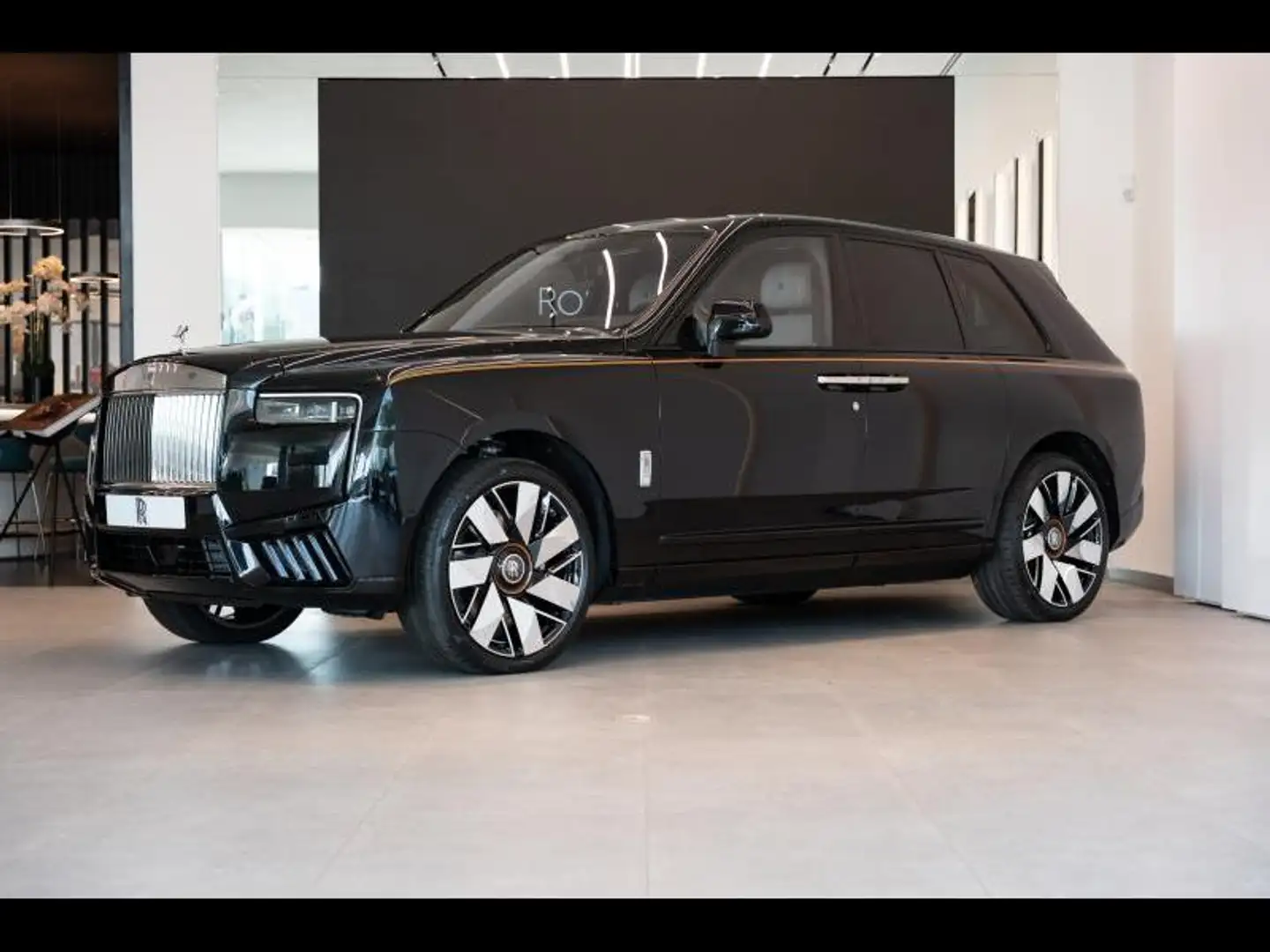 Rolls-Royce Cullinan Schwarz - 1