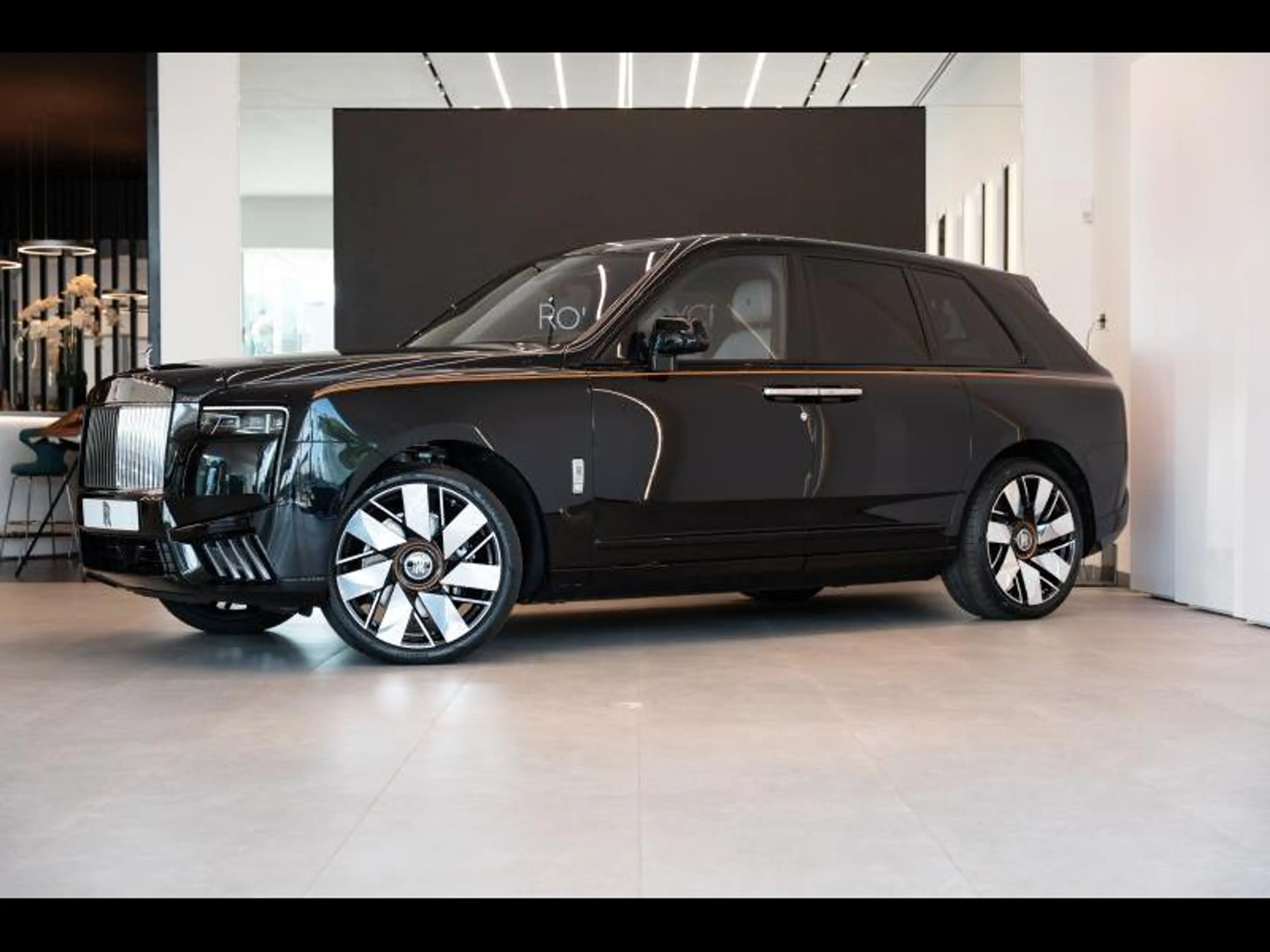 Rolls-Royce Cullinan — photo 13