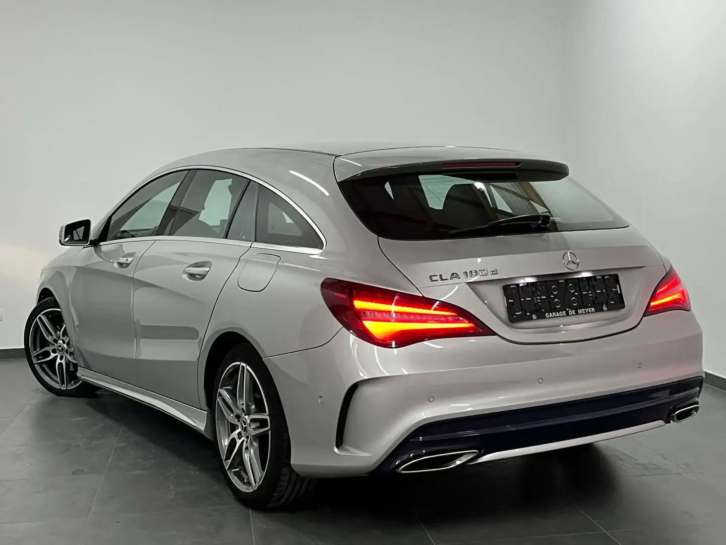 Mercedes-Benz CLA 180 d - Boite Auto - PACK AMG - Xenon - Navi - Euro 6b Argent - 2