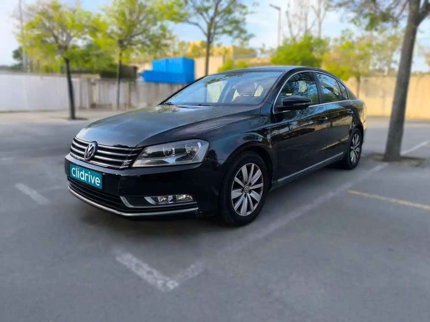 Volkswagen Passat 2.0 TDI 140 DSG Advance Bluemotion Tech Negro - 2