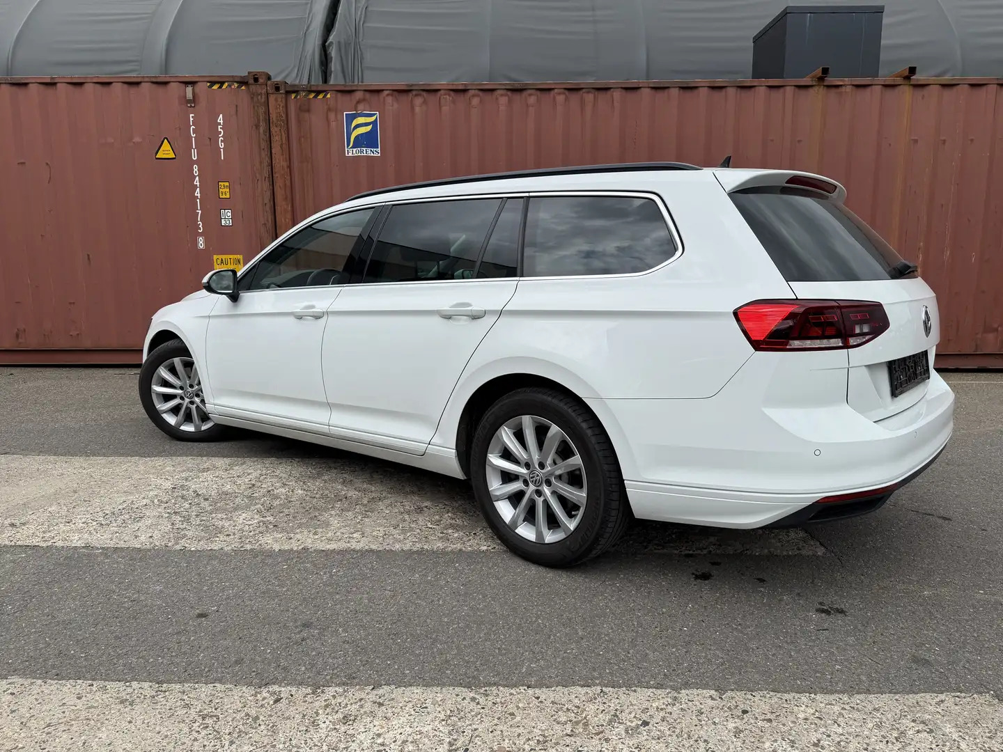 Volkswagen Passat Variant 1.5 TSI OPF DSG Business Weiß - 2