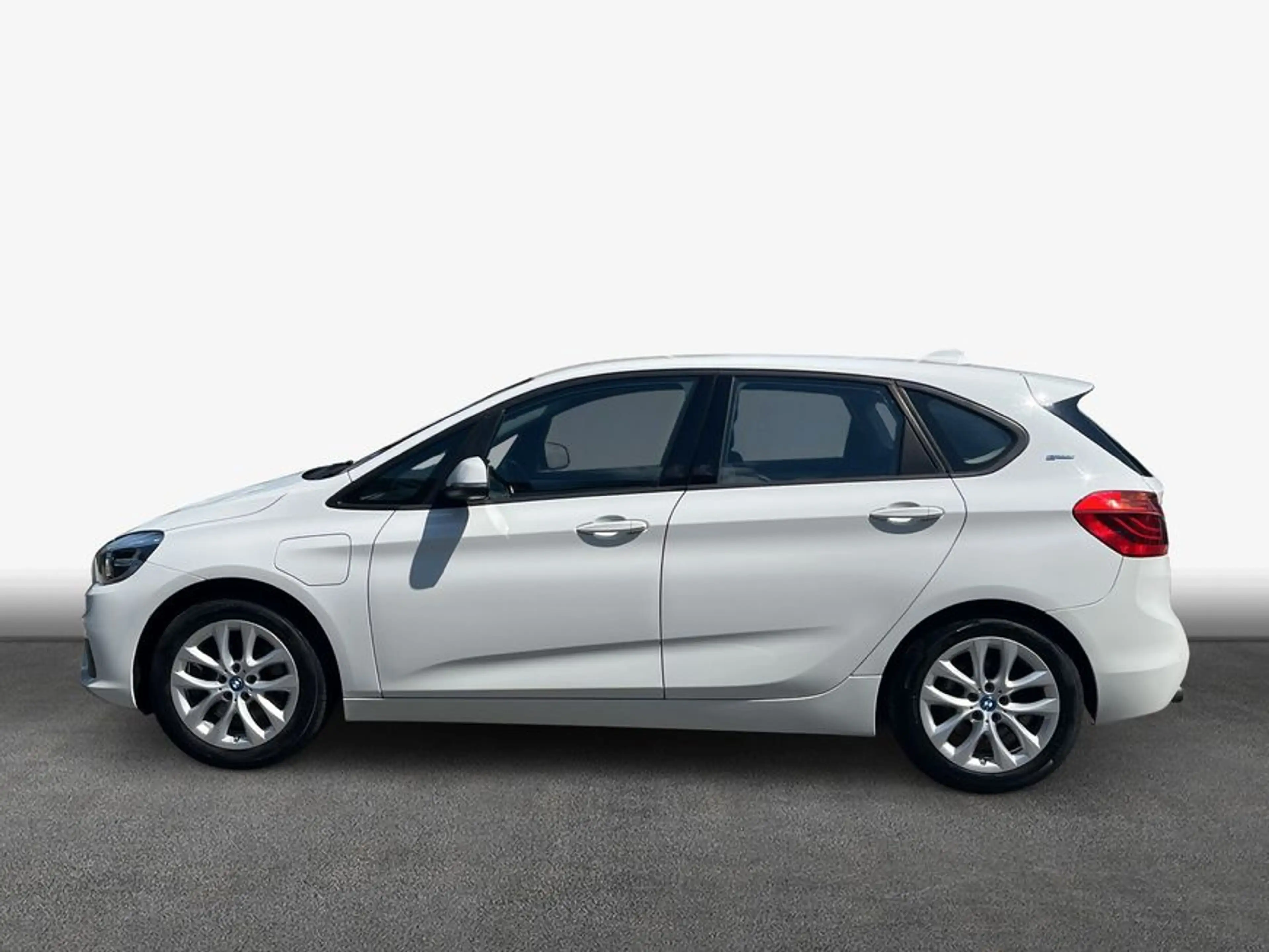 BMW 225 225 XE ActiveTourer NAVI SHZ PDC — photo 5