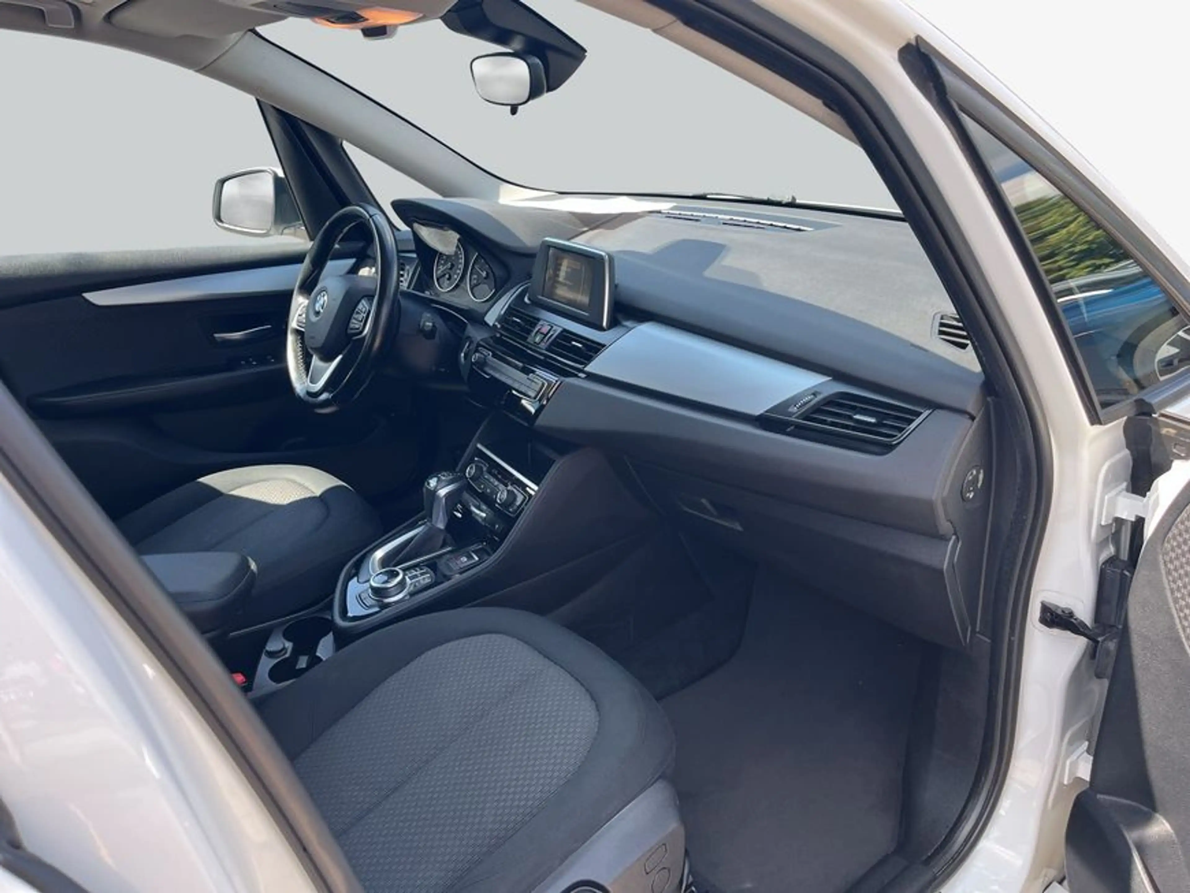 BMW 225 225 XE ActiveTourer NAVI SHZ PDC — photo 13