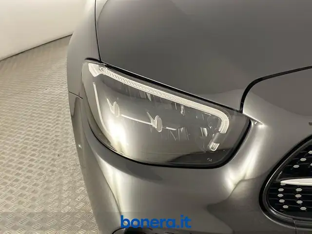 Mercedes-Benz E-Class view 7