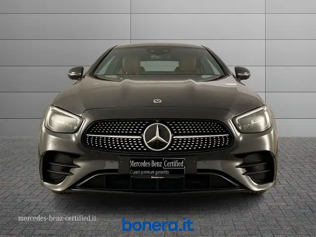 Mercedes-Benz E-Class view 3