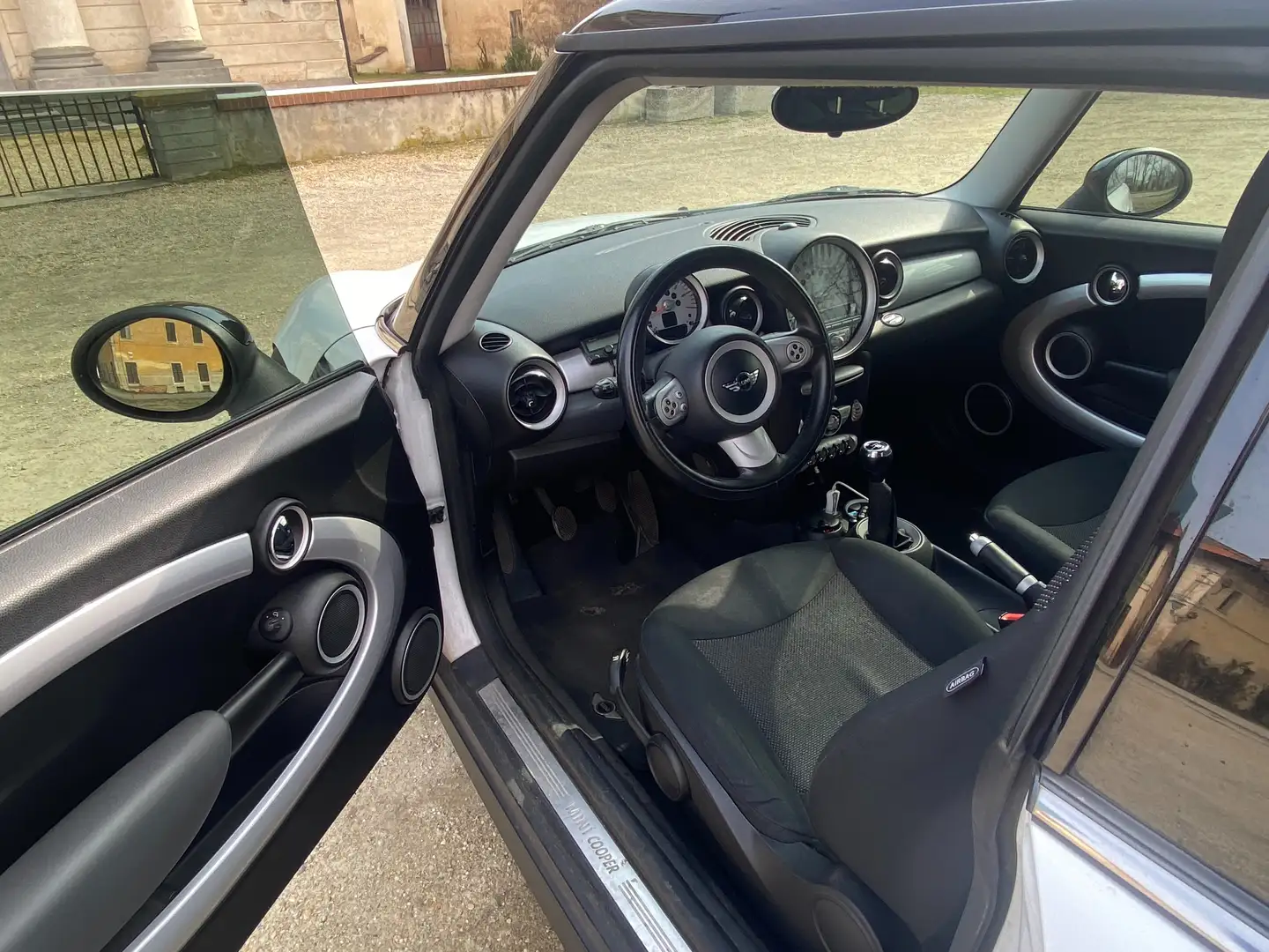 MINI Cooper D Mini III R56 2008 1.6 16V D Alb - 2