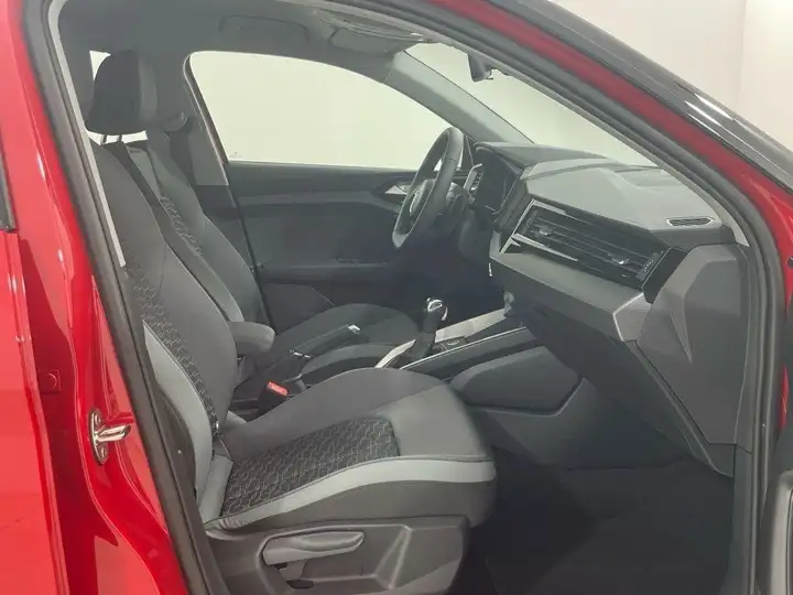 Audi A1 2025, foto 9