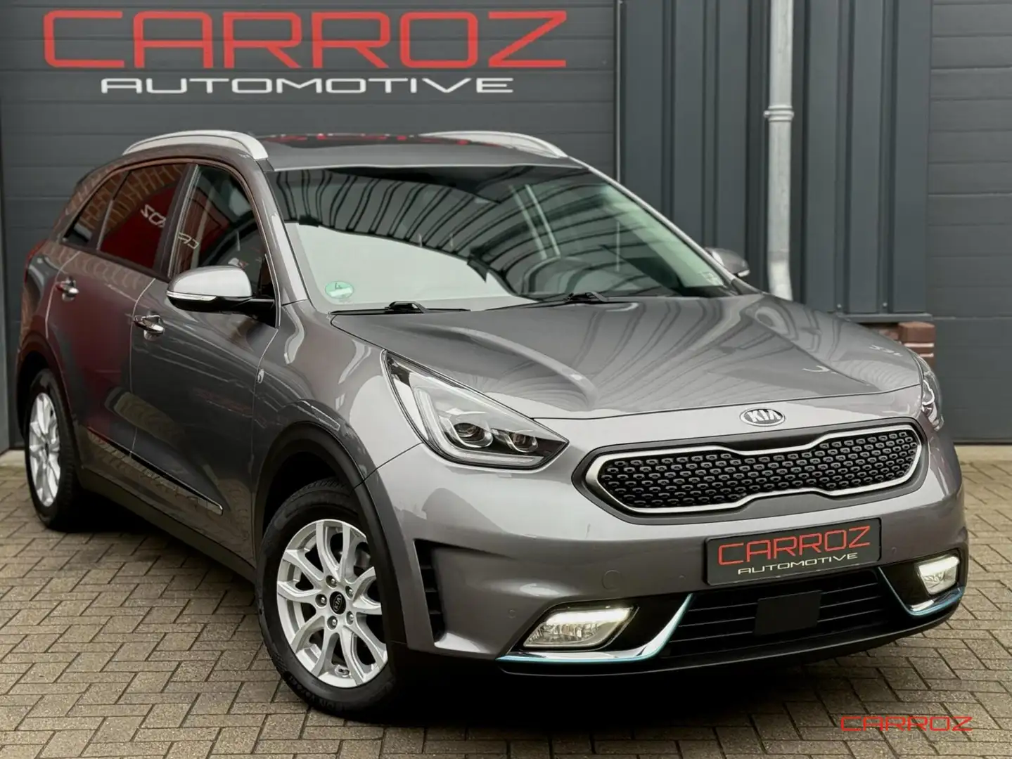 Kia Niro 1.6 GDi Hybrid ExecutiveLine Pano Camera CarPlay T Grau - 1