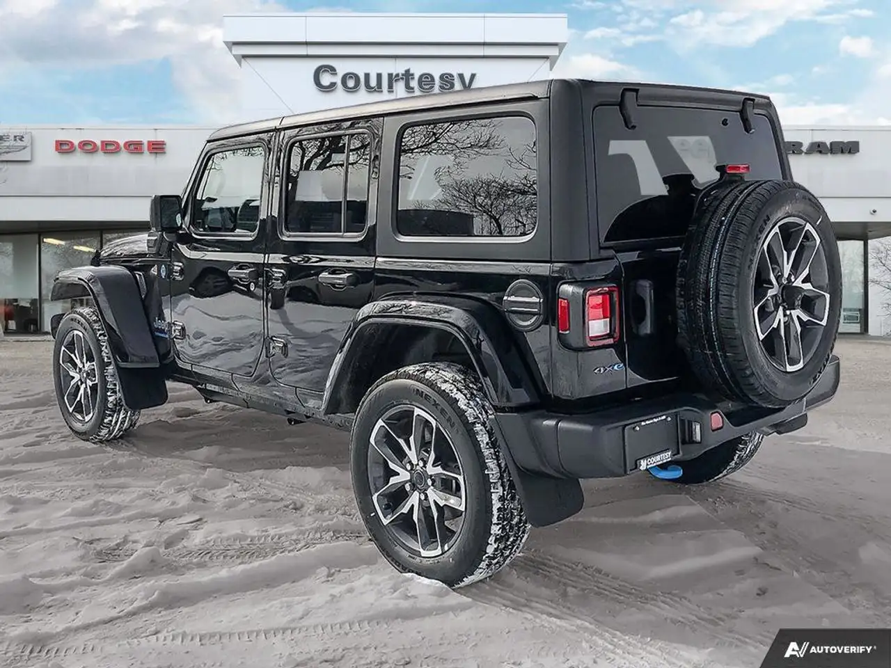Jeep Wrangler снимка Jeep Wrangler