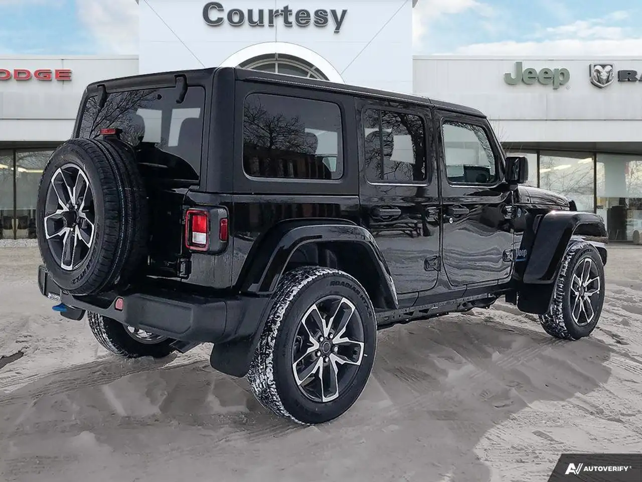 Jeep Wrangler снимка Jeep Wrangler