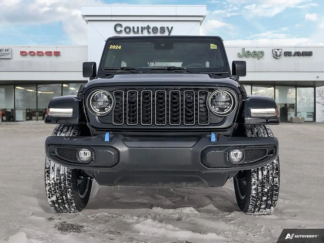 Jeep Wrangler снимка Jeep Wrangler