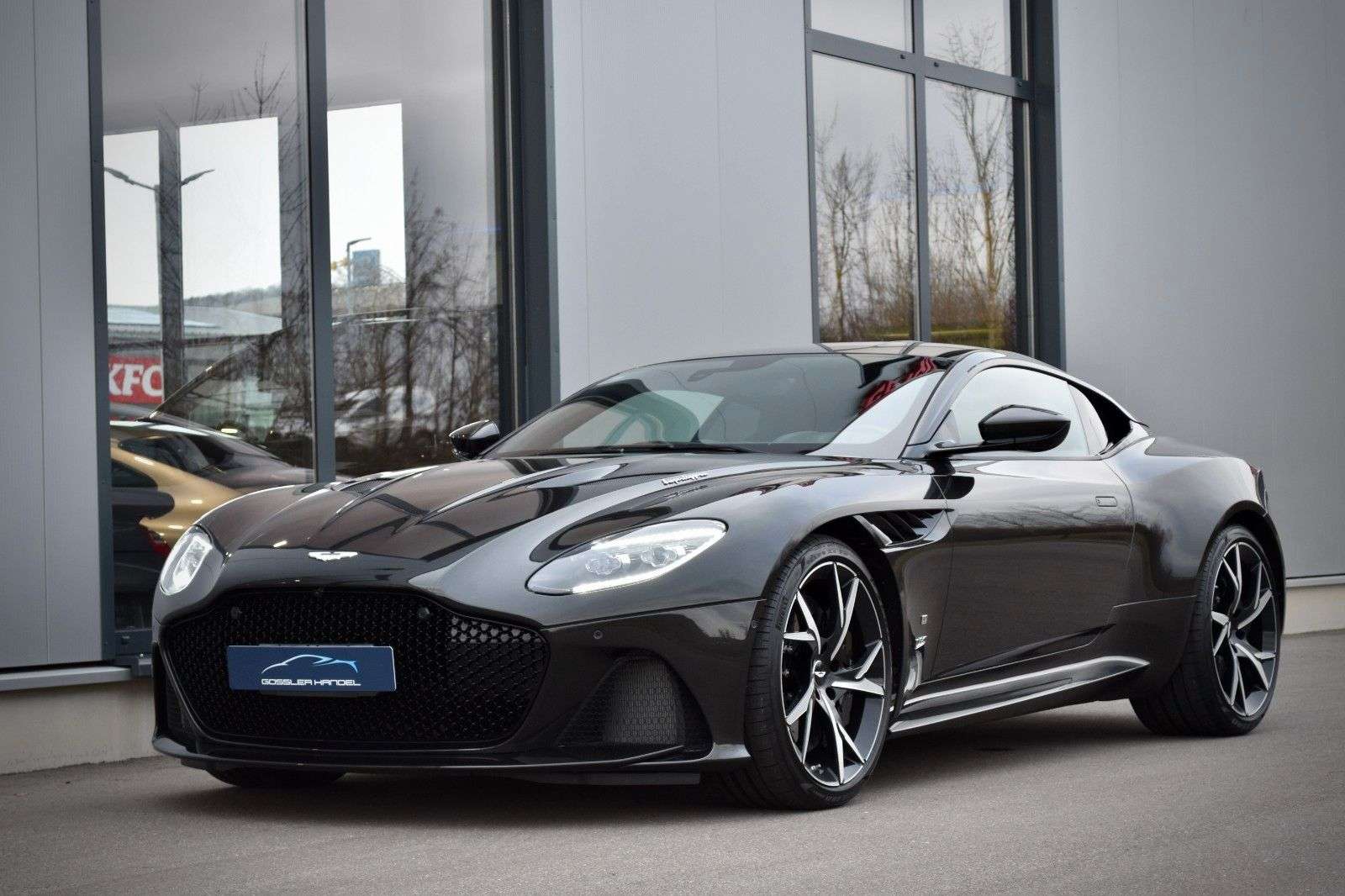 Second hand Aston Martin Dbs 
