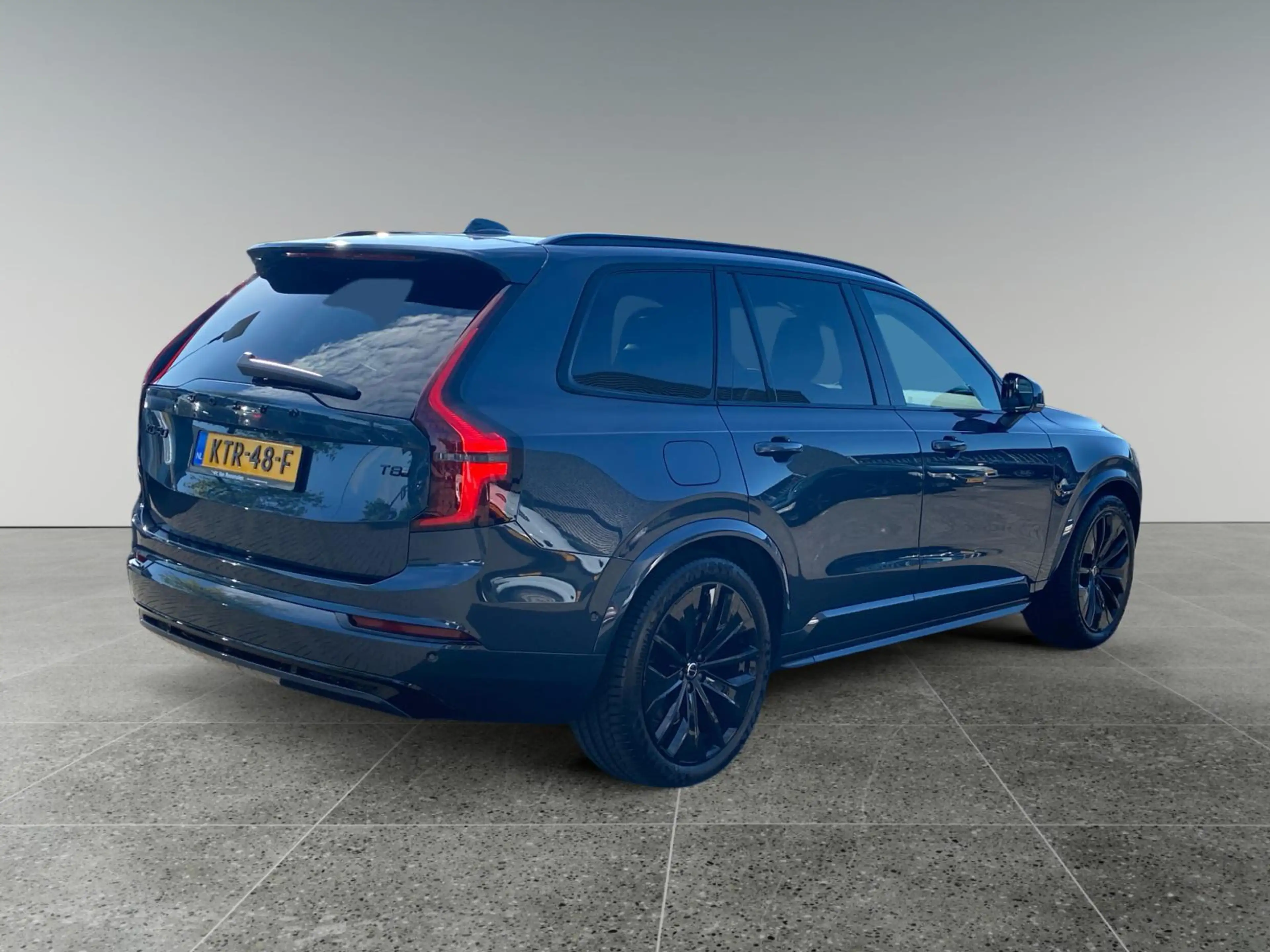 Volvo XC90 2.0 T8 Plug-in hybrid AWD Ultra Black Edition | Fu — photo 5