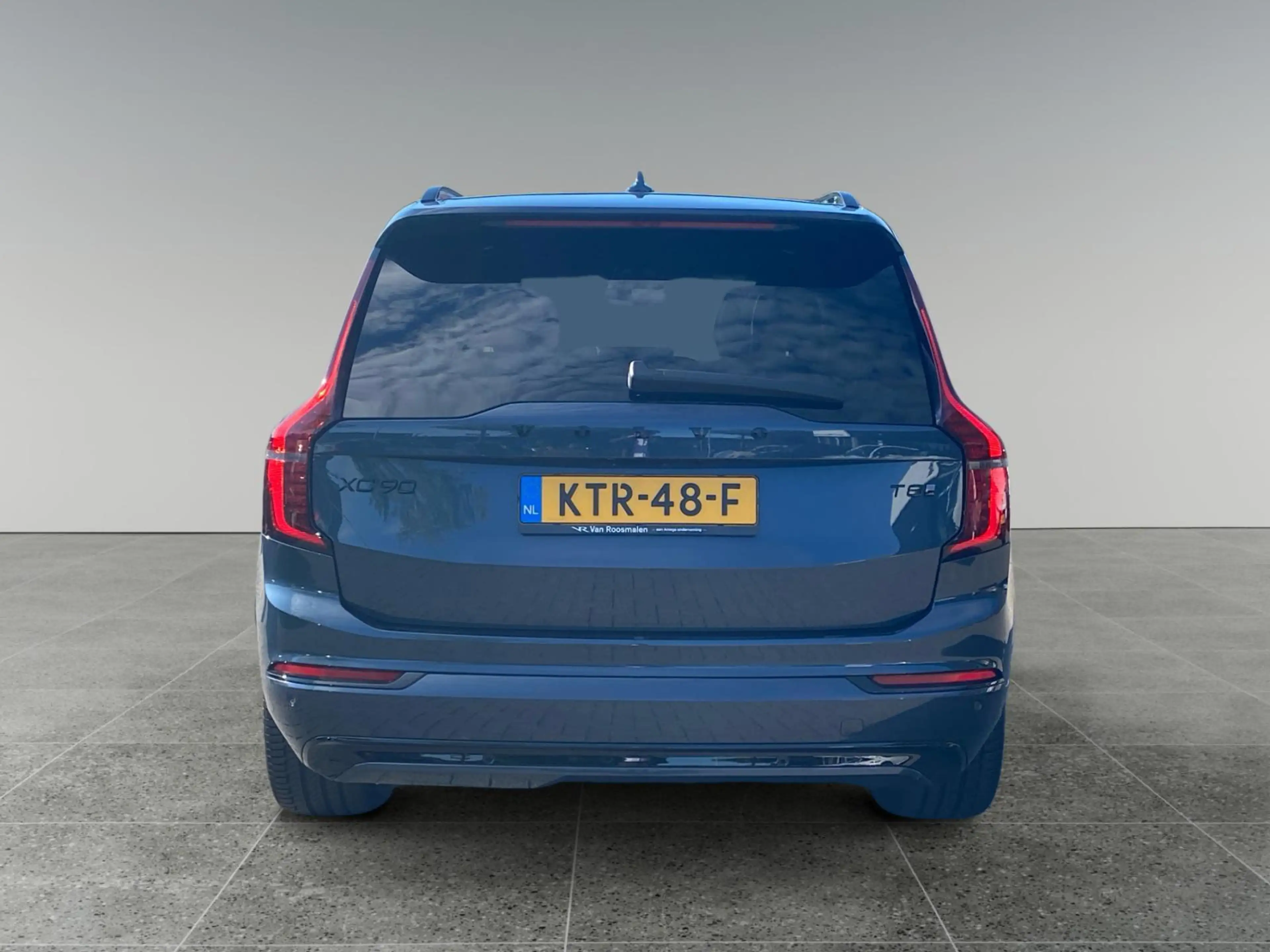 Volvo XC90 2.0 T8 Plug-in hybrid AWD Ultra Black Edition | Fu — photo 4