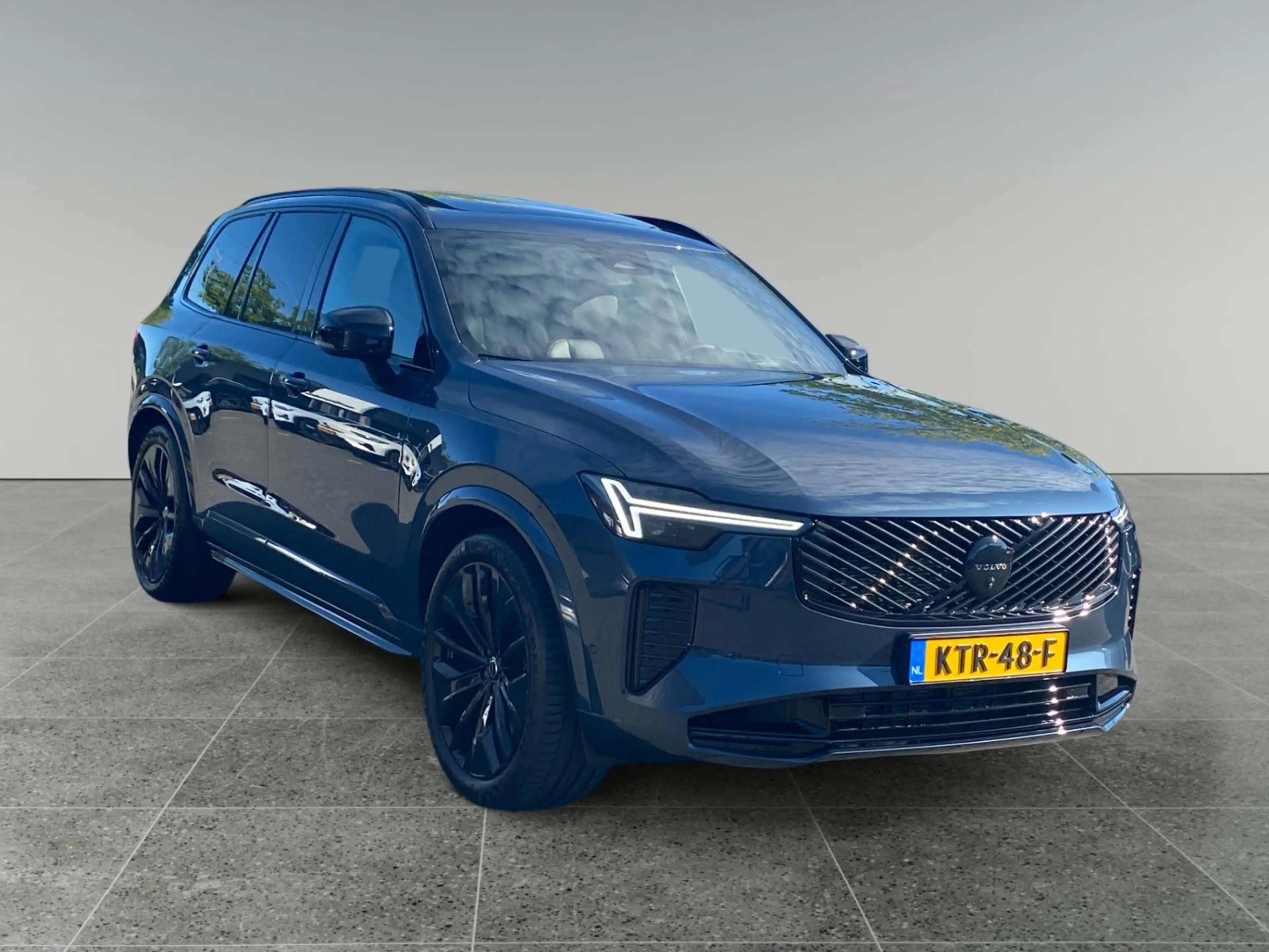 Volvo XC90 2.0 T8 Plug-in hybrid AWD Ultra Black Edition | Fu — photo 7