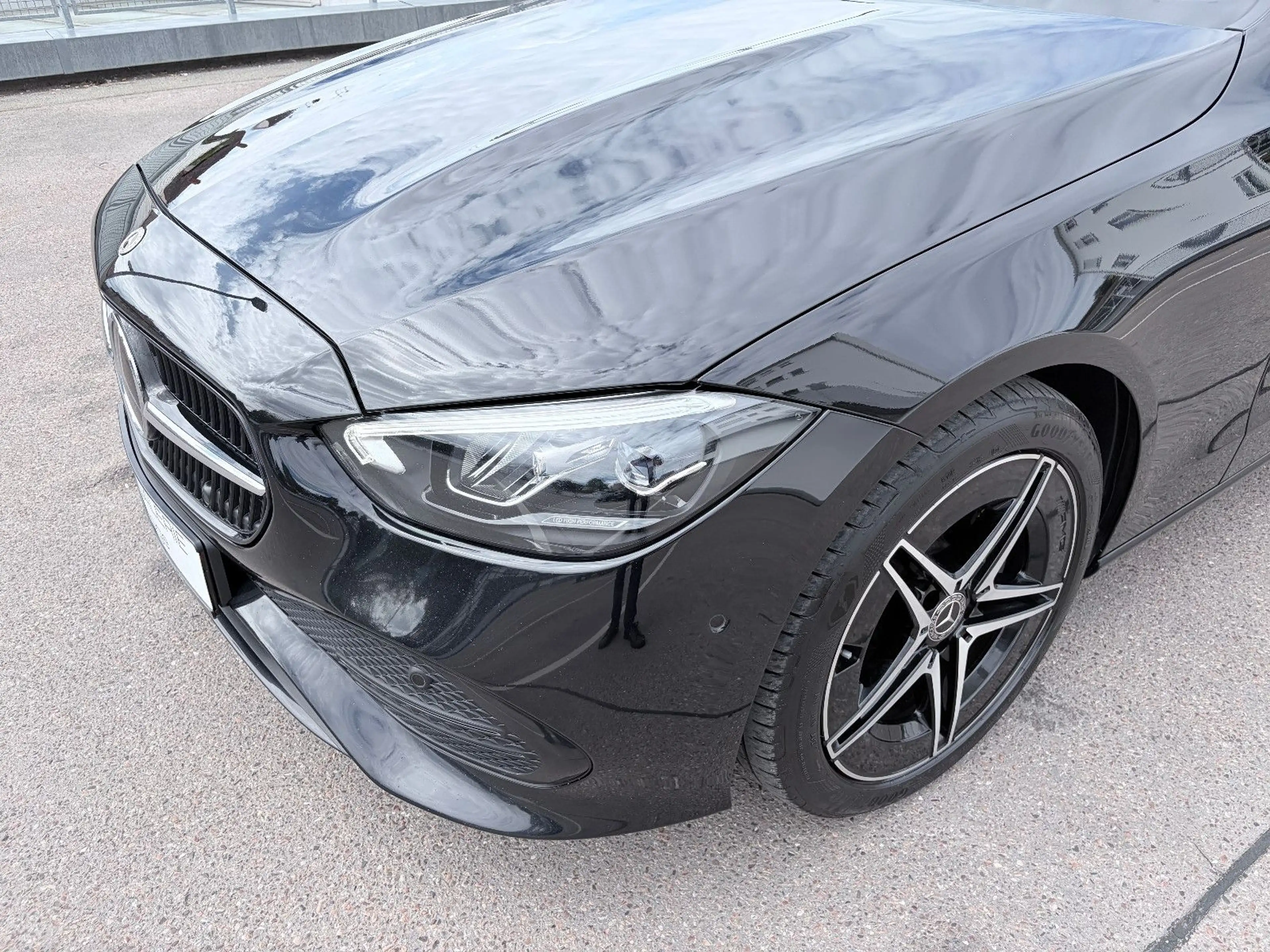 Mercedes-Benz C 200 T d 9G PANO/AHK/18"AMG/DISTRONIC/KAMERA — photo 10