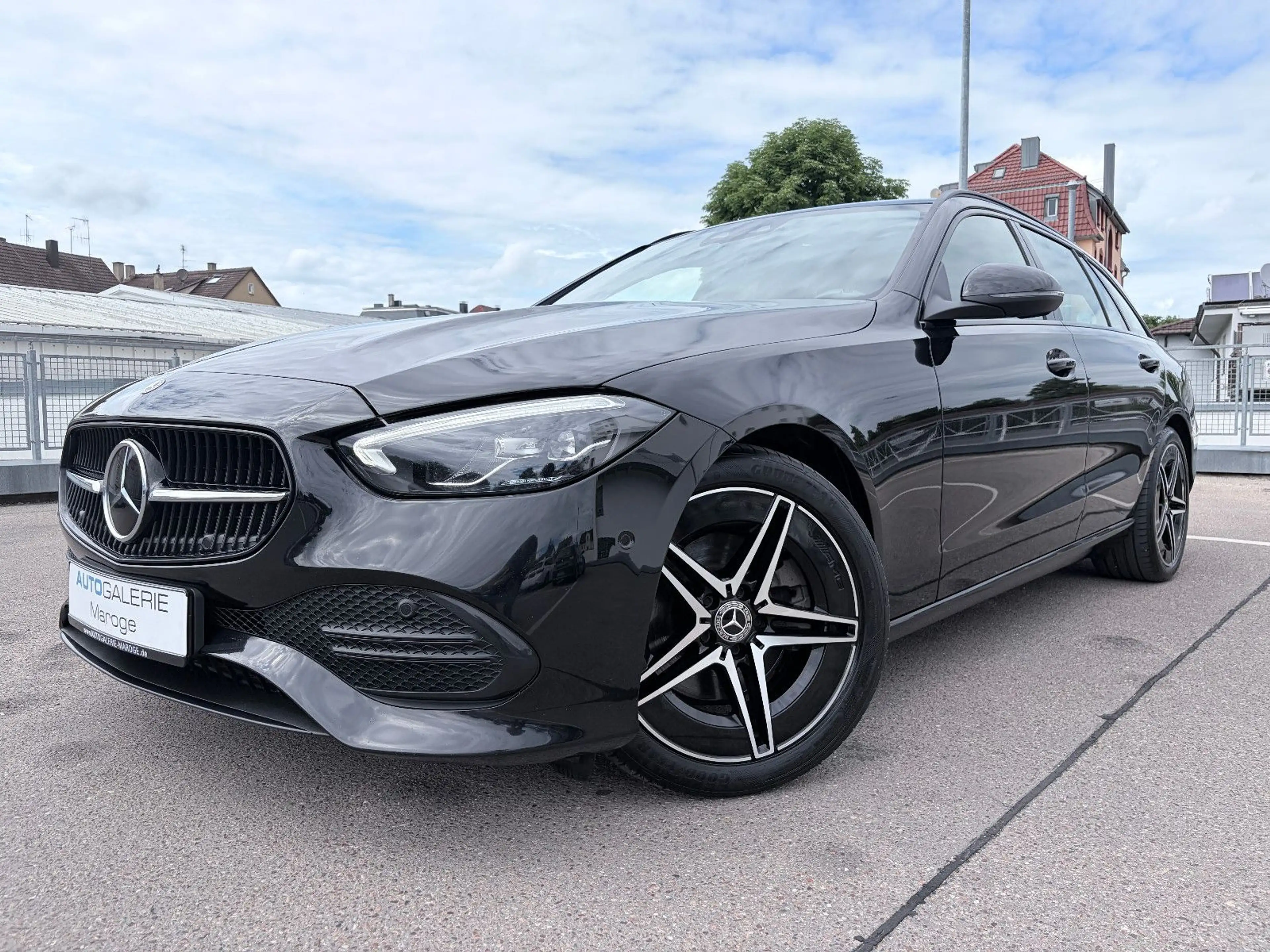 Mercedes-Benz C 200 T d 9G PANO/AHK/18"AMG/DISTRONIC/KAMERA