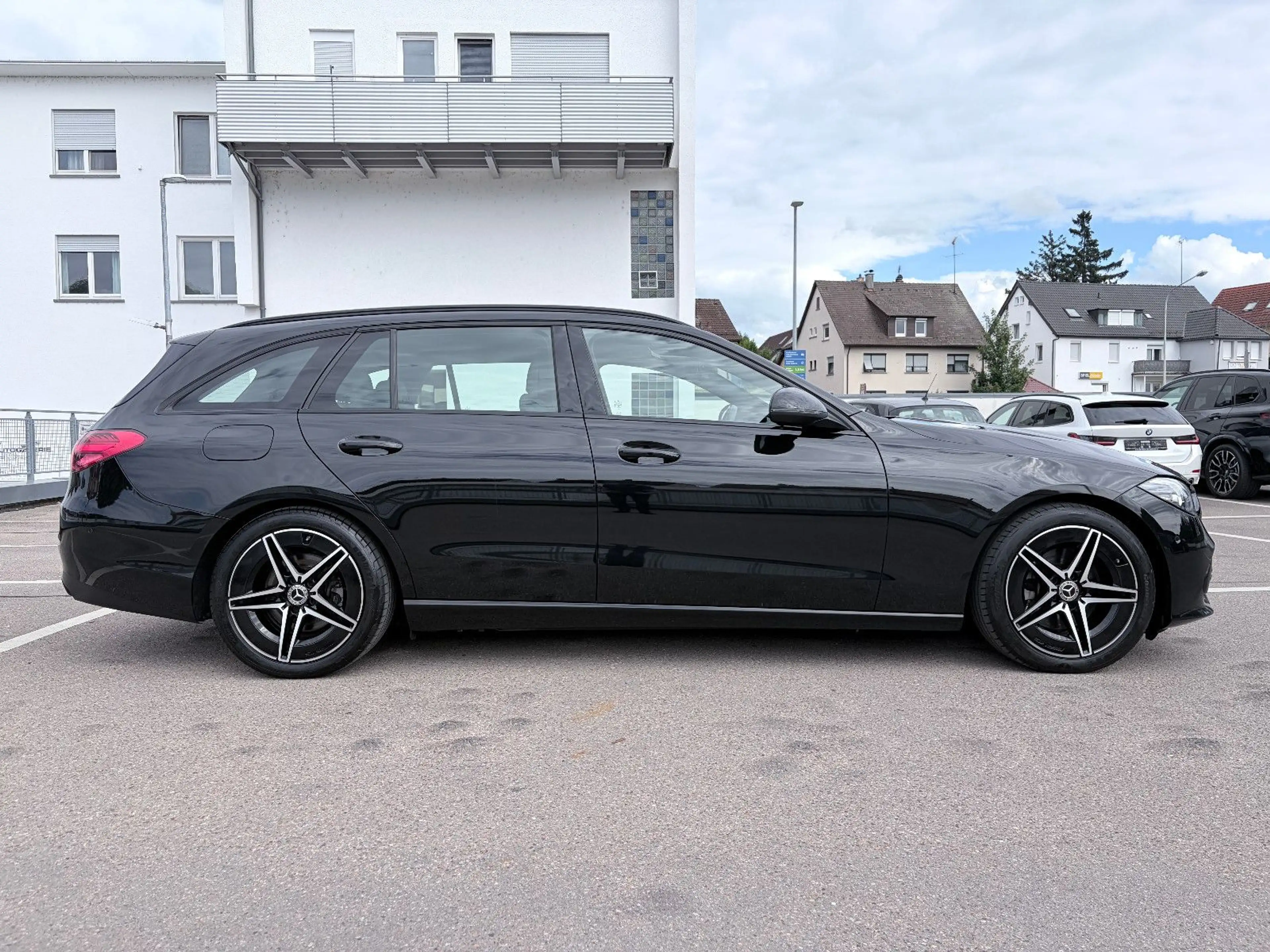 Mercedes-Benz C 200 T d 9G PANO/AHK/18"AMG/DISTRONIC/KAMERA — photo 4
