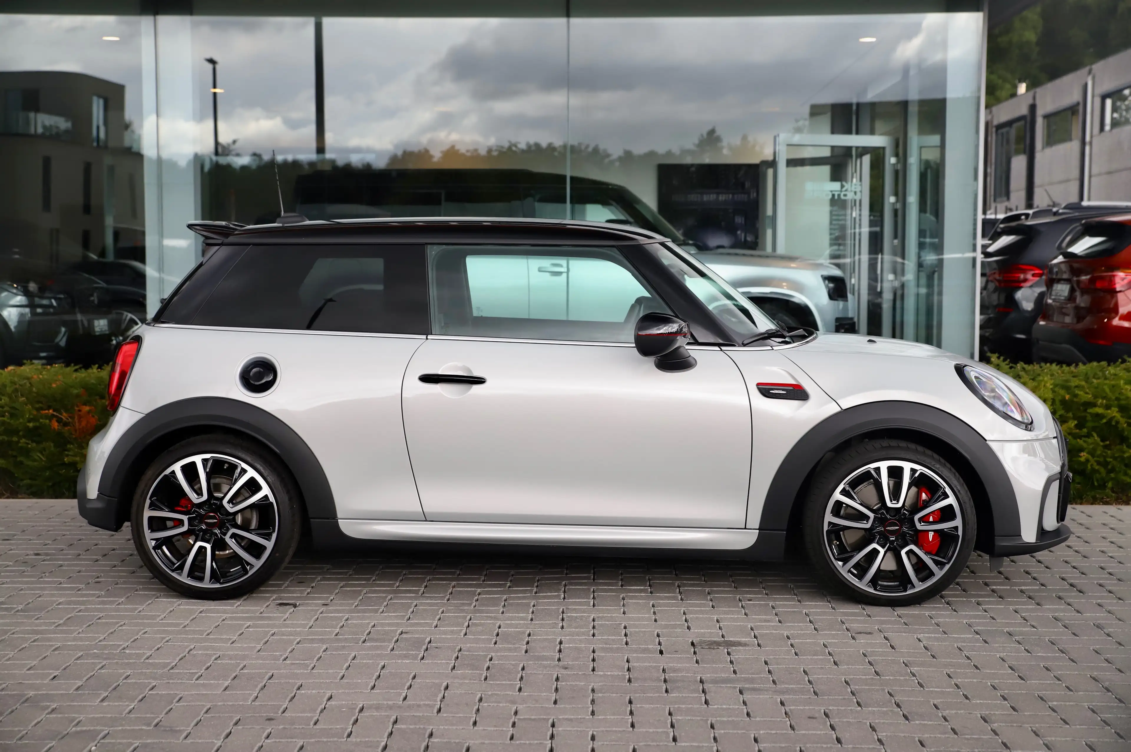 MINI John Cooper Works 2.0AS DCT - CarPlay - Adaptive LED - Cruise - DAB - Ambiant - Lane Assist - Navi - ... — photo 6