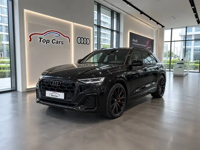 Audi Q8 view 2