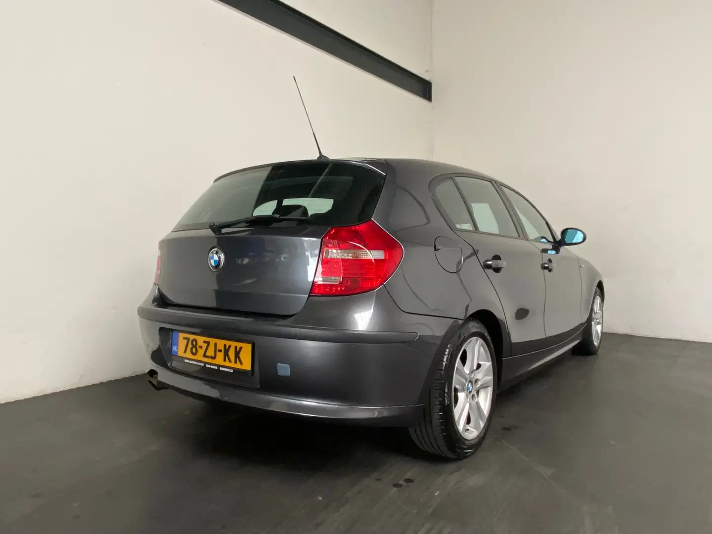 BMW 116 1-serie 116i Business Line. Airco. Cruise! Grey - 2