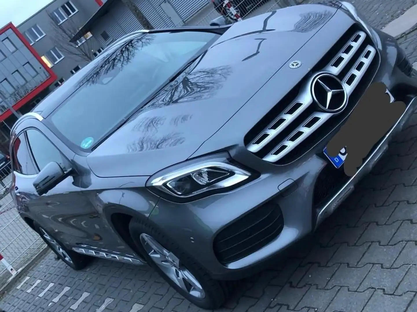 Mercedes-Benz GLA 220 GLA 220 4Matic 7G-DCT Grau - 2