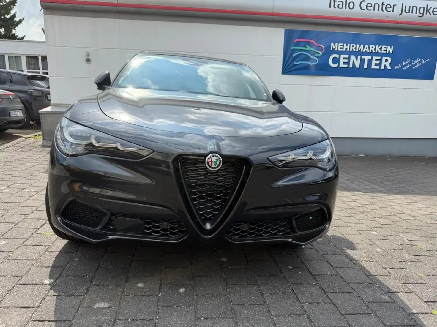 Alfa Romeo Stelvio Veloce Q4 Schwarz - 2