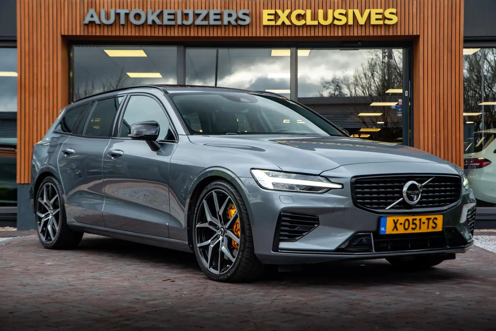 Volvo V60 2.0 T8 AWD Polestar Engineered Panodak HUD Adapt. Grigio - 1